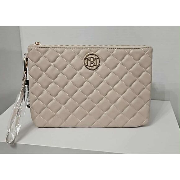 Badgley Mischka Handbags - Badgley Mischka Studio Quilted Vegan Leather clutch